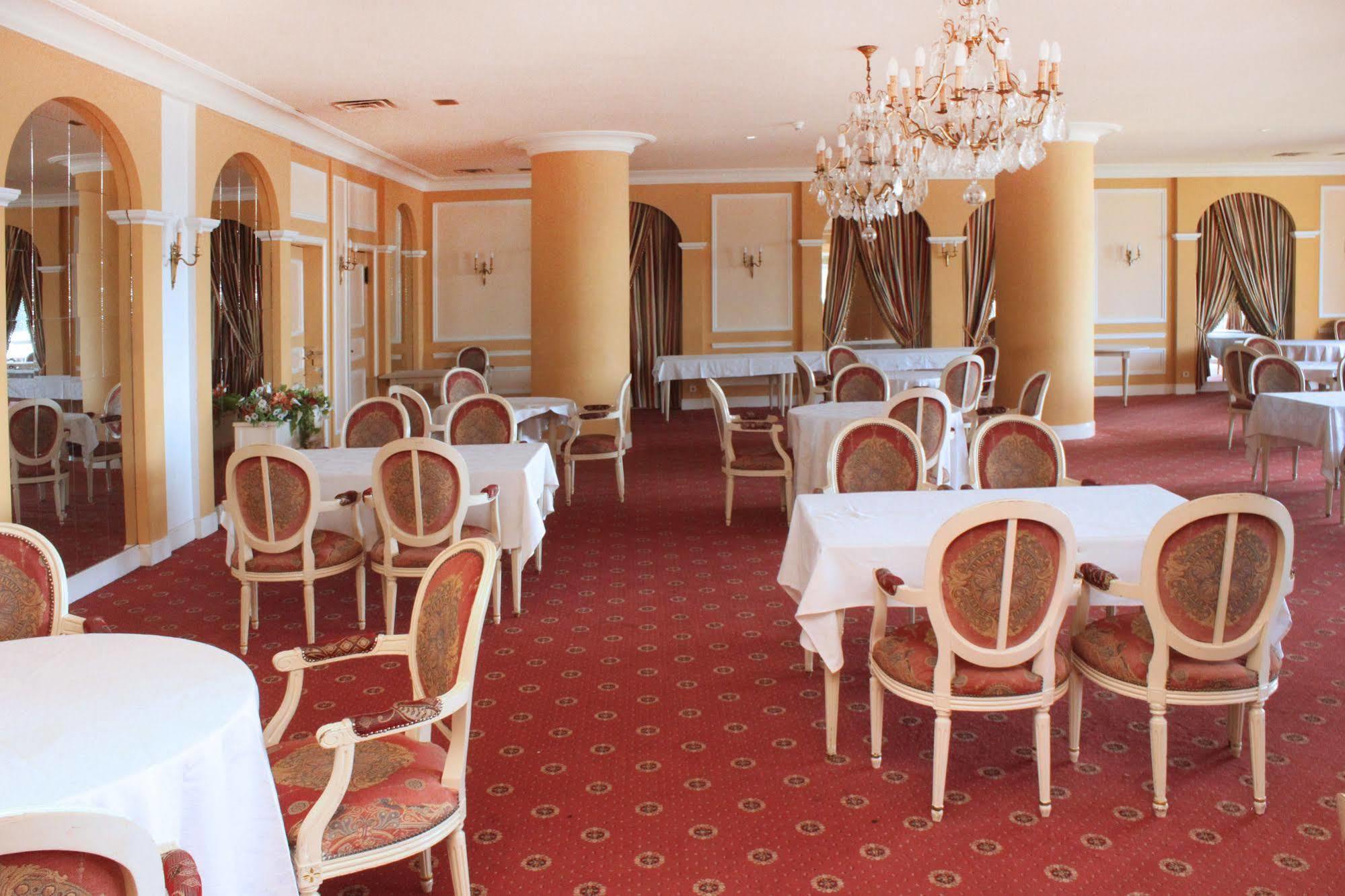 Hotel Mont Febe Yaounde Exterior photo